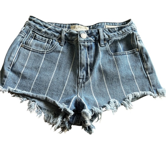 PacSun Blue Striped Jean Shorts Frayed Hemline High Rise Festival Shorts Size 24 - Picture 1 of 11